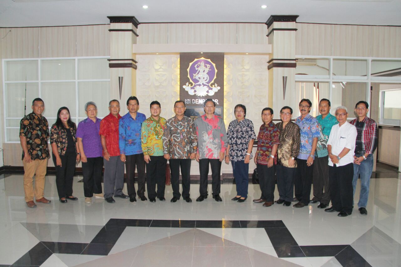 Penandatanganan MoU Antara Politeknik Negeri Media Kreatif Dengan Institut Seni Indonesia Denpasar