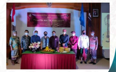 Rektor Institut Seni Indonesia (ISI) Denpasar Prof. Dr. I Wayan “Kun” Adnyana, didampingi Koordinator Program Studi Seni Program Magister Dr. Ni Wayan Ardini, menghadiri dan membuka perayaan HUT ke-11 Program Studi Seni Program Magister ISI Denpasar