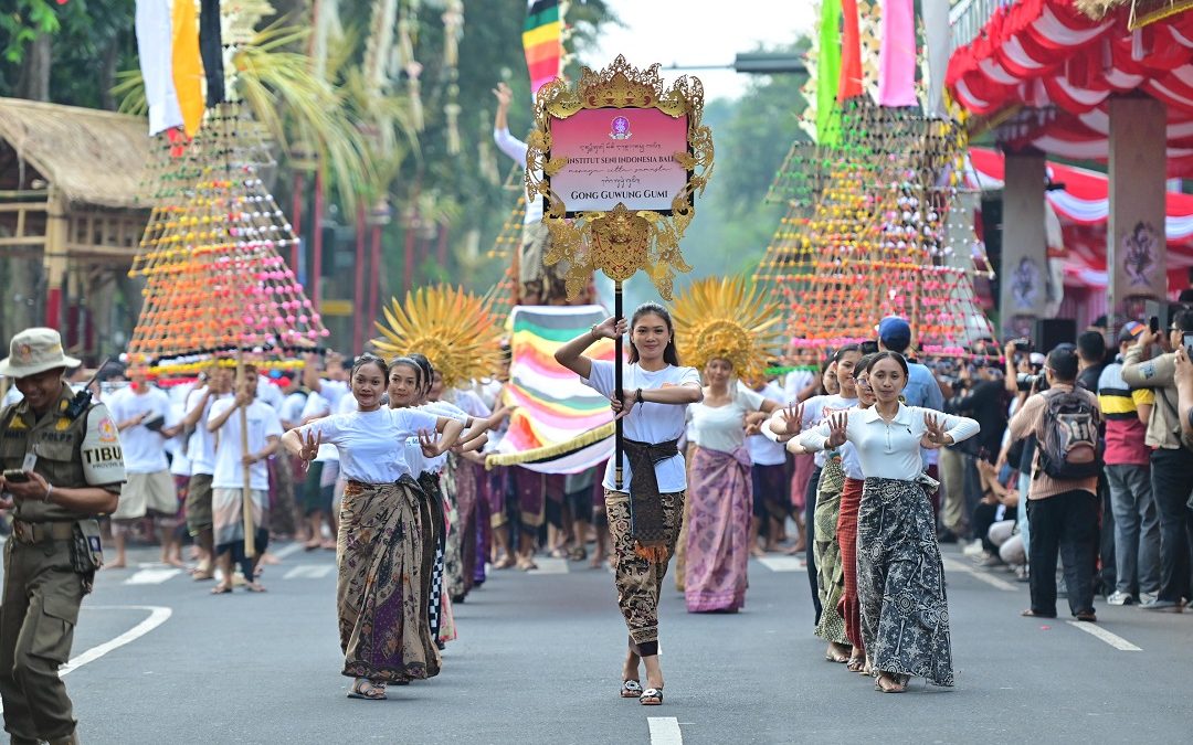 ISI Bali Tampilkan Gong Guwung Gumi Pada Pembukaan Pesta Kesenian Bali