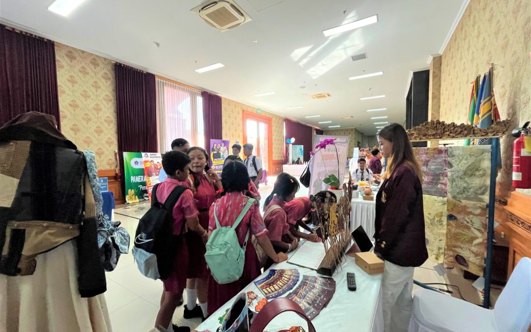 ISI Bali Cihnayang Kakaryan Kreatif Sané Berkelanjutan ring Badung Education Fair 2026