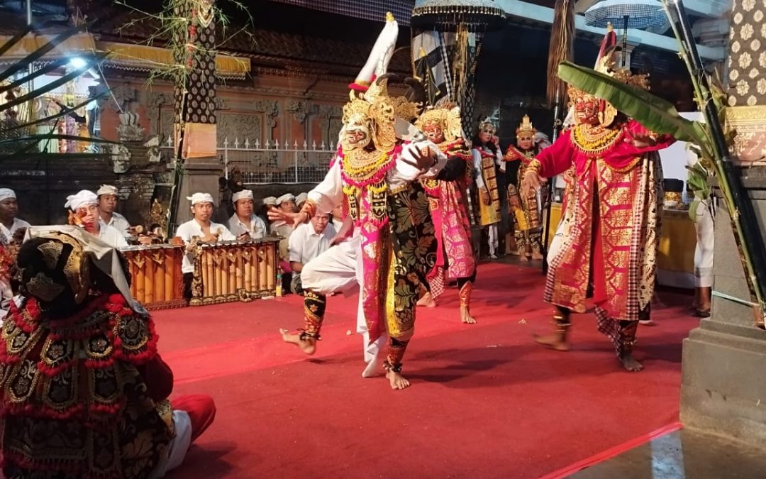 Pengabdian Sesolahan Wayang Wong Prodi Seni Pedalangan FSP ISI Bali